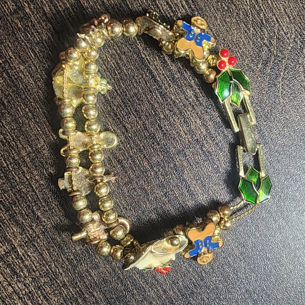 Avon Charming Gold and Green Women's Bracelet